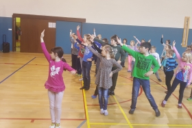 PLESNE DELAVNICE IN DEDEK MRAZ