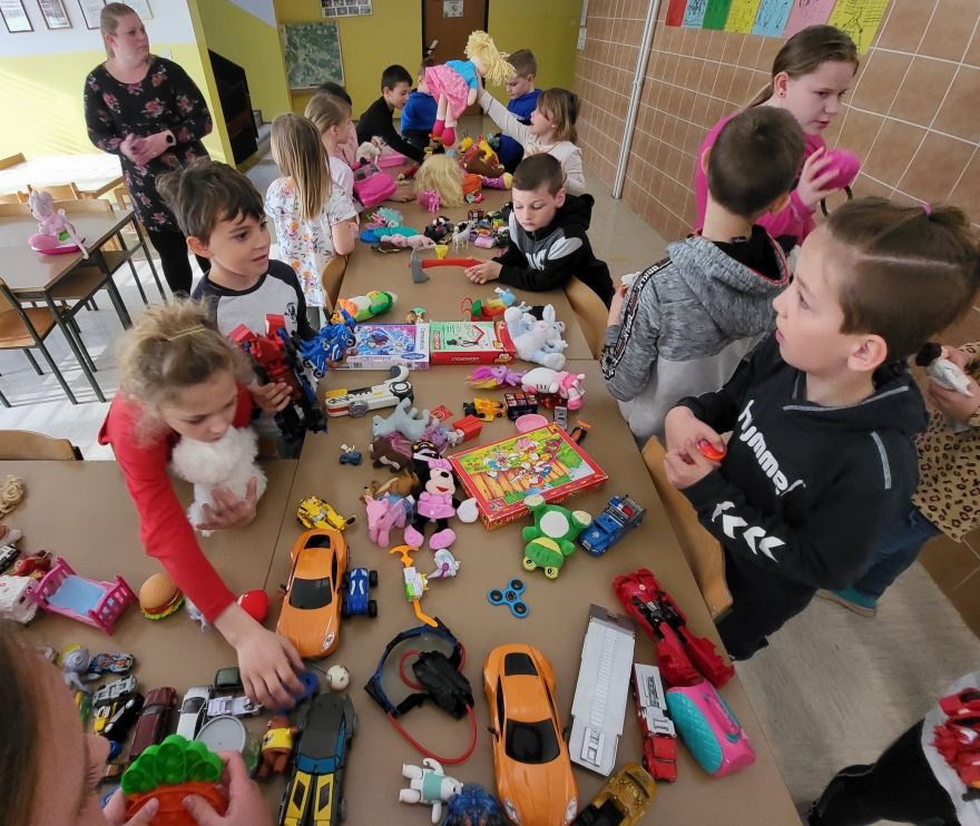 TRŽNICA RABLJENIH IGRAČ