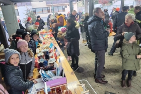 PRAVLJIČNA DEŽELA V ŠKALAH