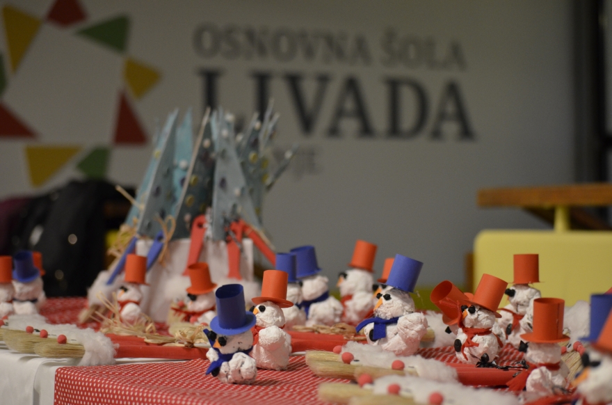 BOŽIČNO-NOVOLETNI BAZAR