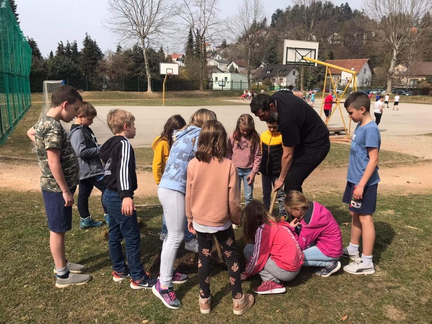  Posadili smo sadno drevo - Zeleni april